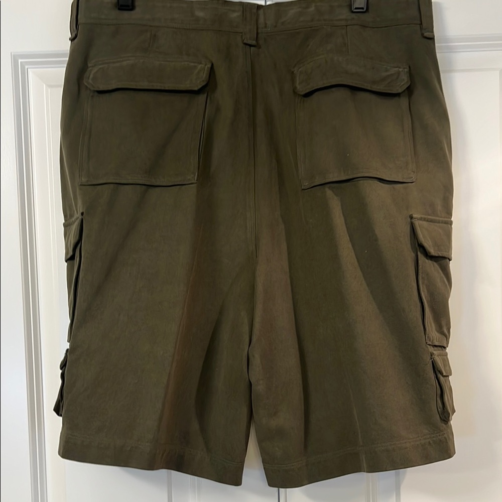 Mens Tommy Bahama shorts - Picture 3 of 3